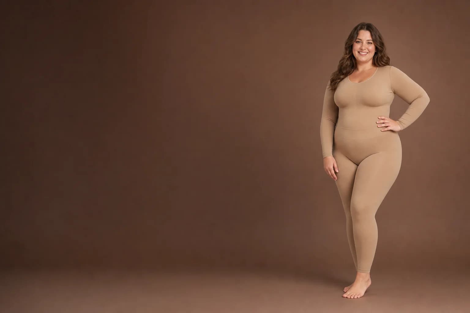 WoWearShape shaping set on a plus size model